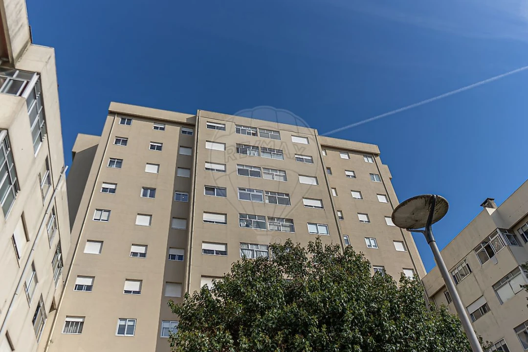 Apartamento T3 para Arrendamento em Mafamude e Vilar do Paraíso Foto 40