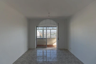 Apartamento T3 para Arrendamento em Mafamude e Vilar do Paraíso