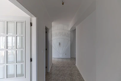 Apartamento T3 para Arrendamento em Mafamude e Vilar do Paraíso