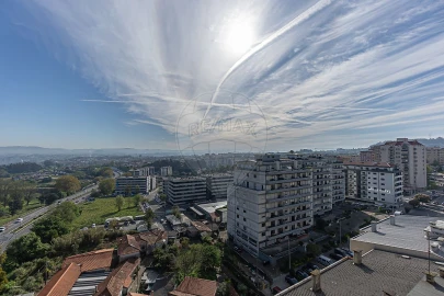 Apartamento T3 para Arrendamento em Mafamude e Vilar do Paraíso