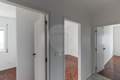 Apartamento T3 para Arrendamento em Mafamude e Vilar do Paraíso