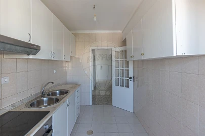 Apartamento T3 para Arrendamento em Mafamude e Vilar do Paraíso