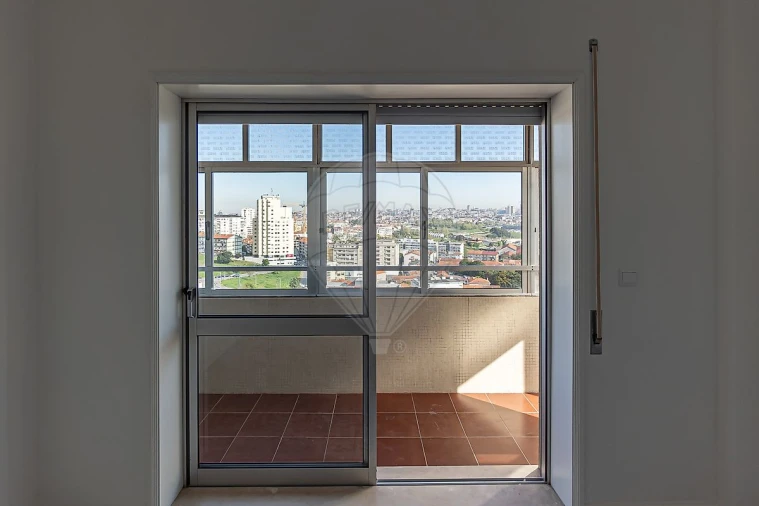 Apartamento T3 para Arrendamento em Mafamude e Vilar do Paraíso Foto 32