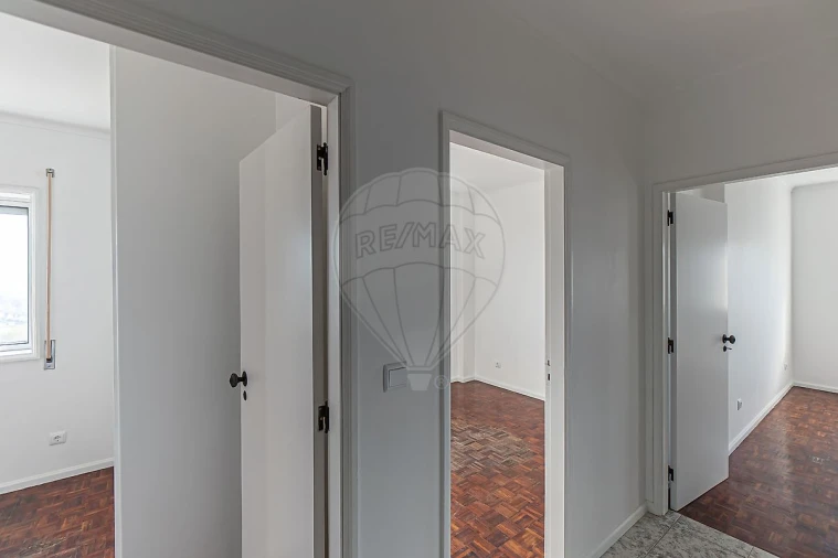 Apartamento T3 para Arrendamento em Mafamude e Vilar do Paraíso Foto 8