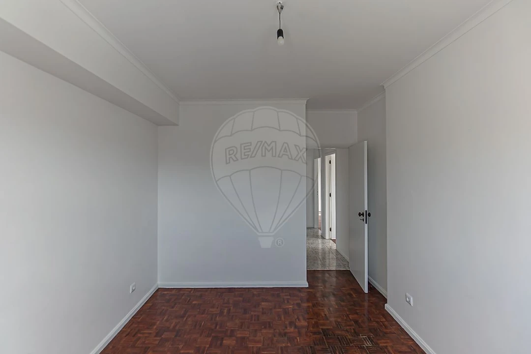 Apartamento T3 para Arrendamento em Mafamude e Vilar do Paraíso Foto 17