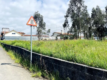 Terreno para Venda em O. Azeméis, Riba-Ul, Ul, Macinhata Seixa, Madail