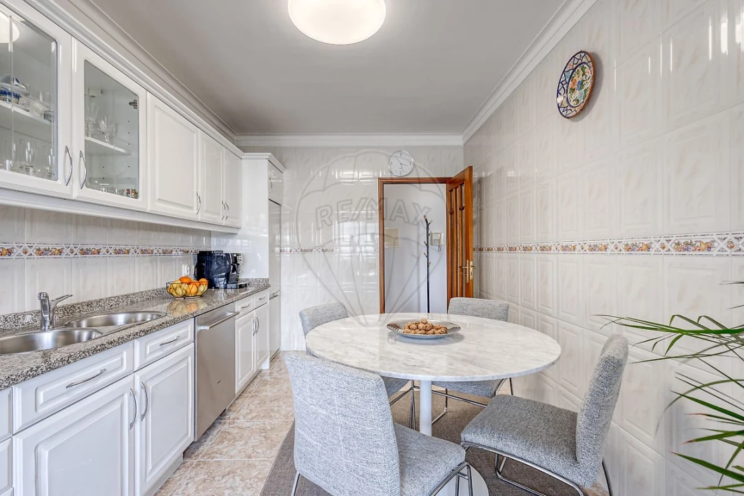 Apartamento T2 para Venda em Pedroso e Seixezelo Foto 5