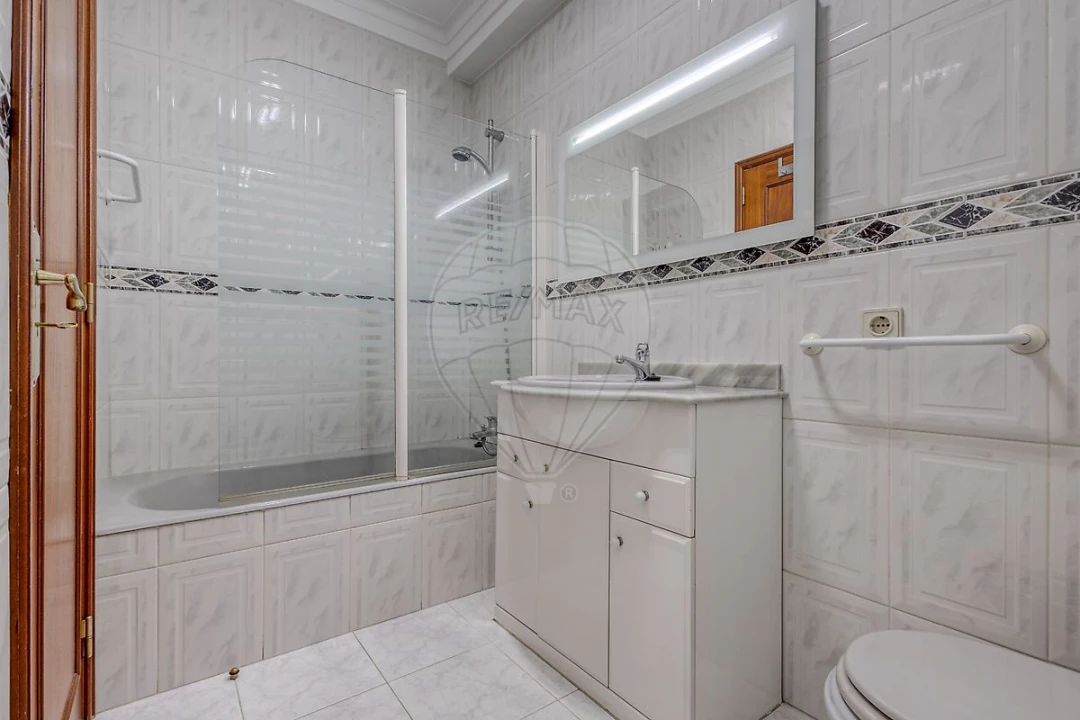 Apartamento T2 para Venda em Pedroso e Seixezelo Foto 11