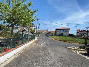 Terreno para Venda em Campelos e Outeiro da Cabeça