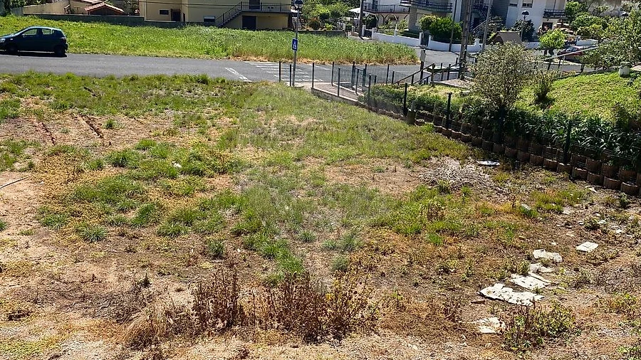 Terreno para Venda em Campelos e Outeiro da Cabeça