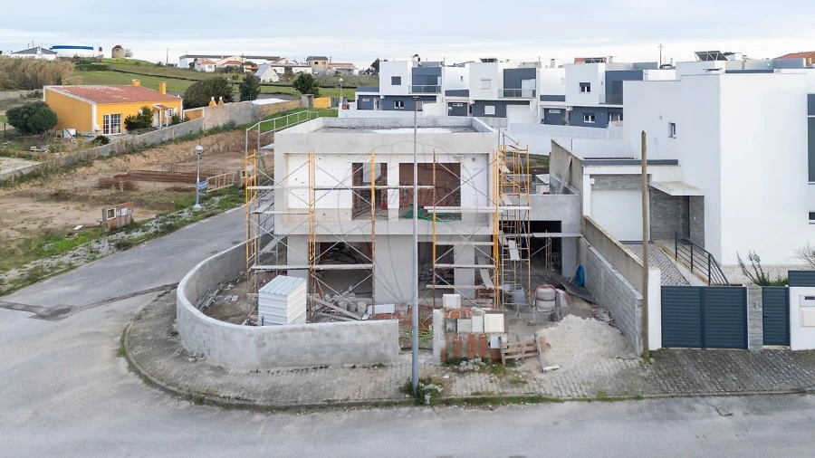 Moradia T4 para Venda em Santa Barbara Foto 3