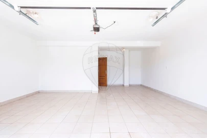 Moradia T4 para Venda em A dos Cunhados e Maceira