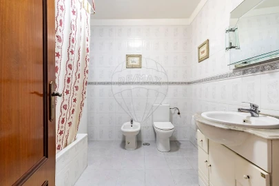 Moradia T4 para Venda em A dos Cunhados e Maceira