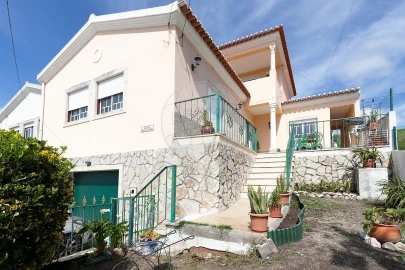 Moradia T4 para Venda em A dos Cunhados e Maceira