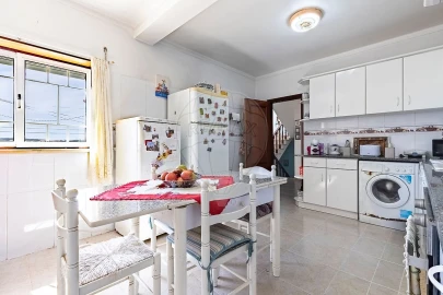 Moradia T4 para Venda em A dos Cunhados e Maceira