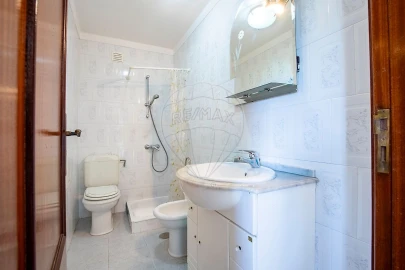 Moradia T4 para Venda em A dos Cunhados e Maceira