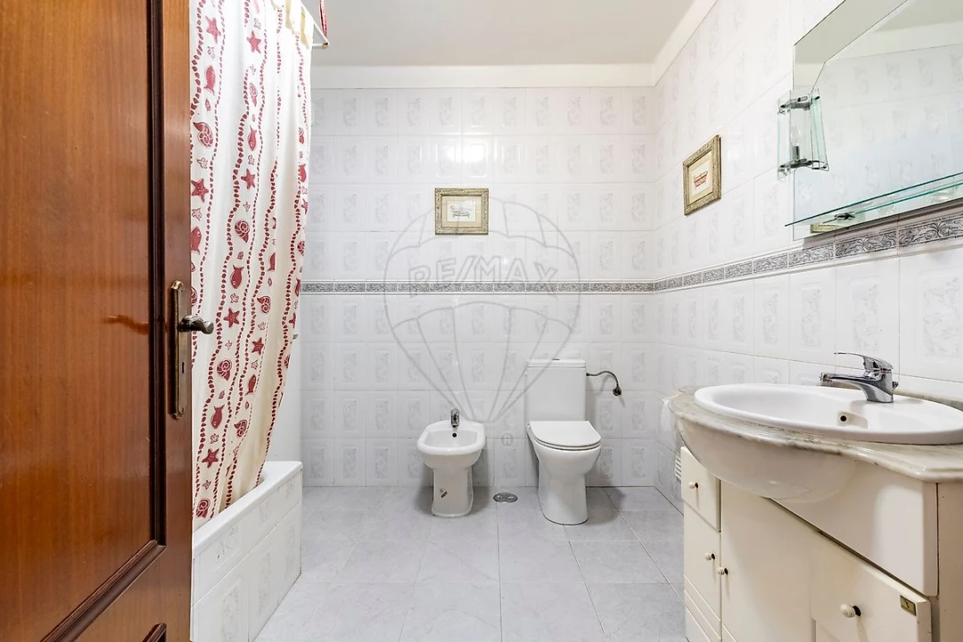 Moradia T4 para Venda em A dos Cunhados e Maceira Foto 9