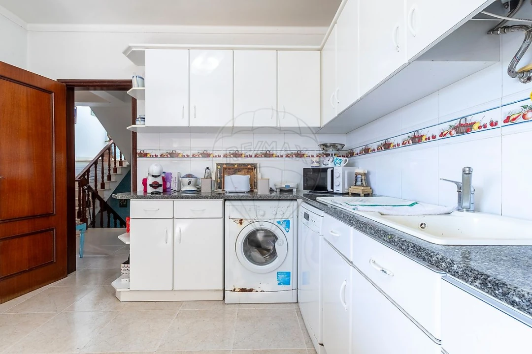 Moradia T4 para Venda em A dos Cunhados e Maceira Foto 3