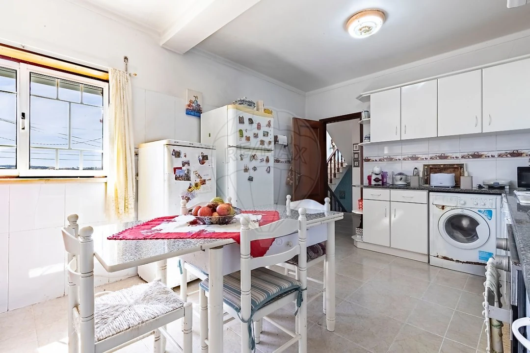 Moradia T4 para Venda em A dos Cunhados e Maceira Foto 2