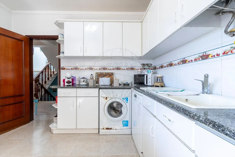 Moradia T4 para Venda em A dos Cunhados e Maceira Foto 3