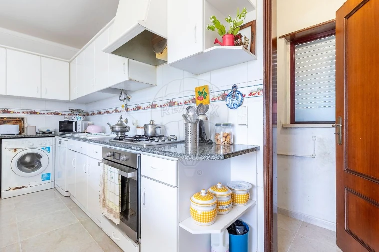 Moradia T4 para Venda em A dos Cunhados e Maceira Foto 4