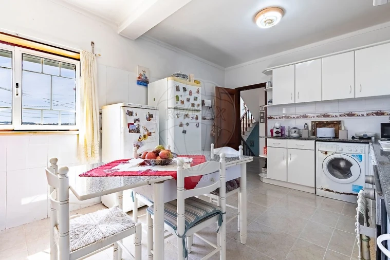 Moradia T4 para Venda em A dos Cunhados e Maceira Foto 2