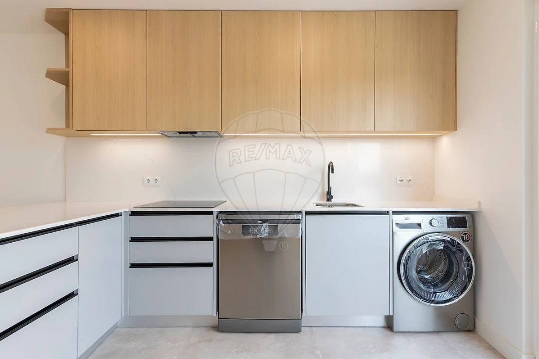 Apartamento T2 para Venda em Santa Maria, São Pedro e Matacães Foto 1