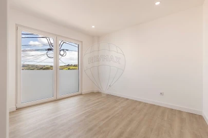 Apartamento T2 para Venda em Santa Maria, São Pedro e Matacães