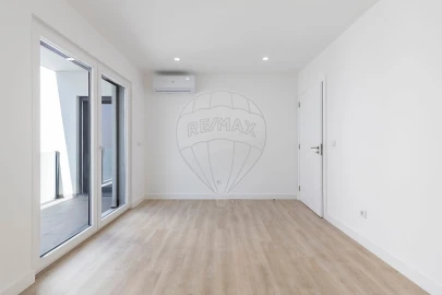 Apartamento T2 para Venda em Santa Maria, São Pedro e Matacães