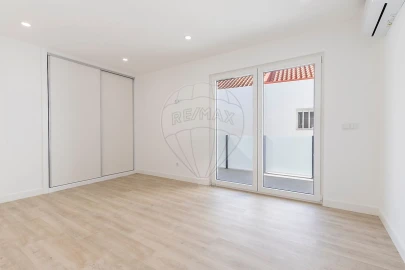 Apartamento T2 para Venda em Santa Maria, São Pedro e Matacães