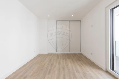 Apartamento T2 para Venda em Santa Maria, São Pedro e Matacães