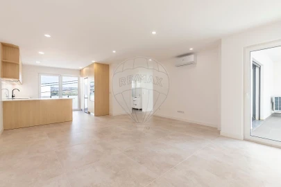 Apartamento T2 para Venda em Santa Maria, São Pedro e Matacães