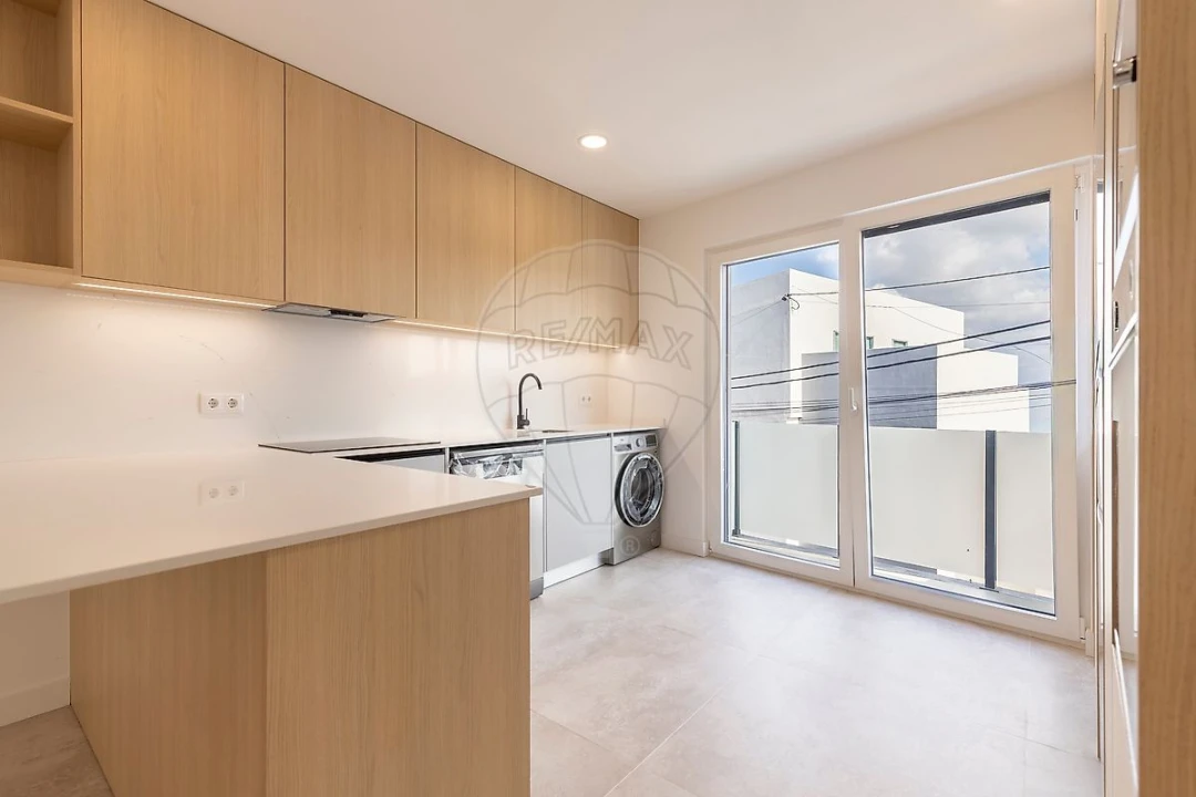 Apartamento T2 para Venda em Santa Maria, São Pedro e Matacães Foto 9