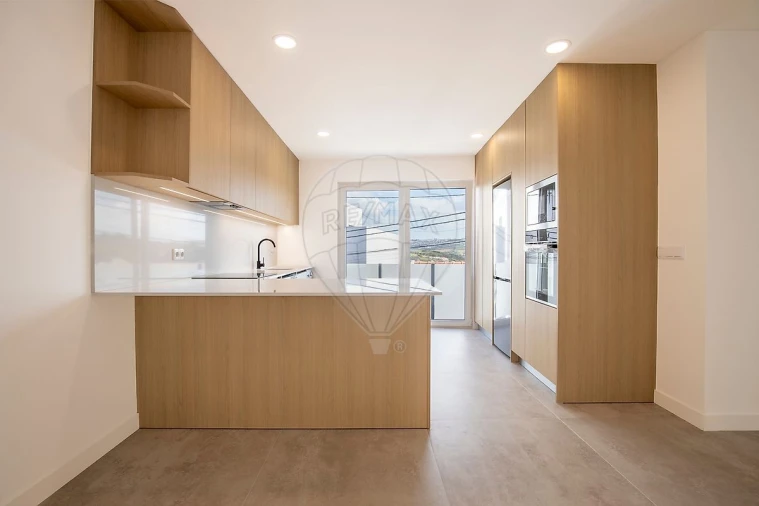 Apartamento T2 para Venda em Santa Maria, São Pedro e Matacães Foto 22