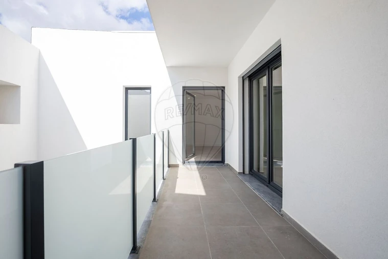 Apartamento T2 para Venda em Santa Maria, São Pedro e Matacães Foto 13