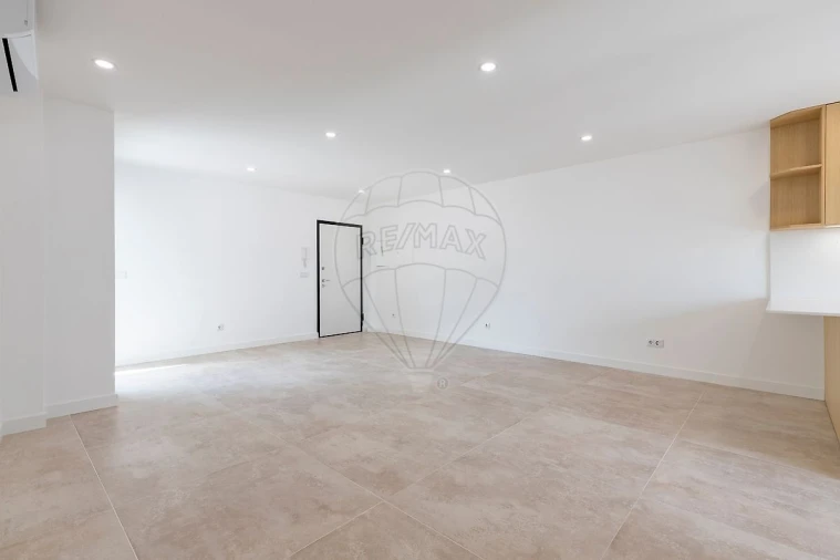 Apartamento T2 para Venda em Santa Maria, São Pedro e Matacães Foto 15