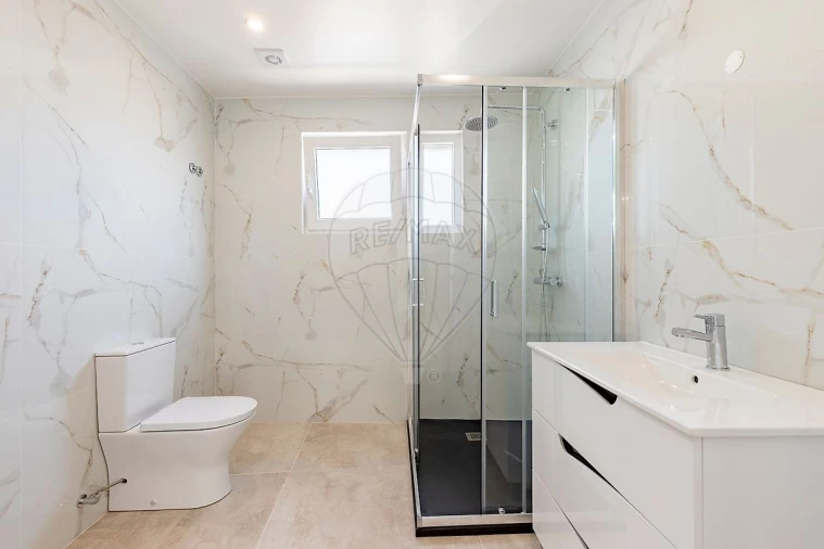 Apartamento T2 para Venda em Santa Maria, São Pedro e Matacães Foto 3