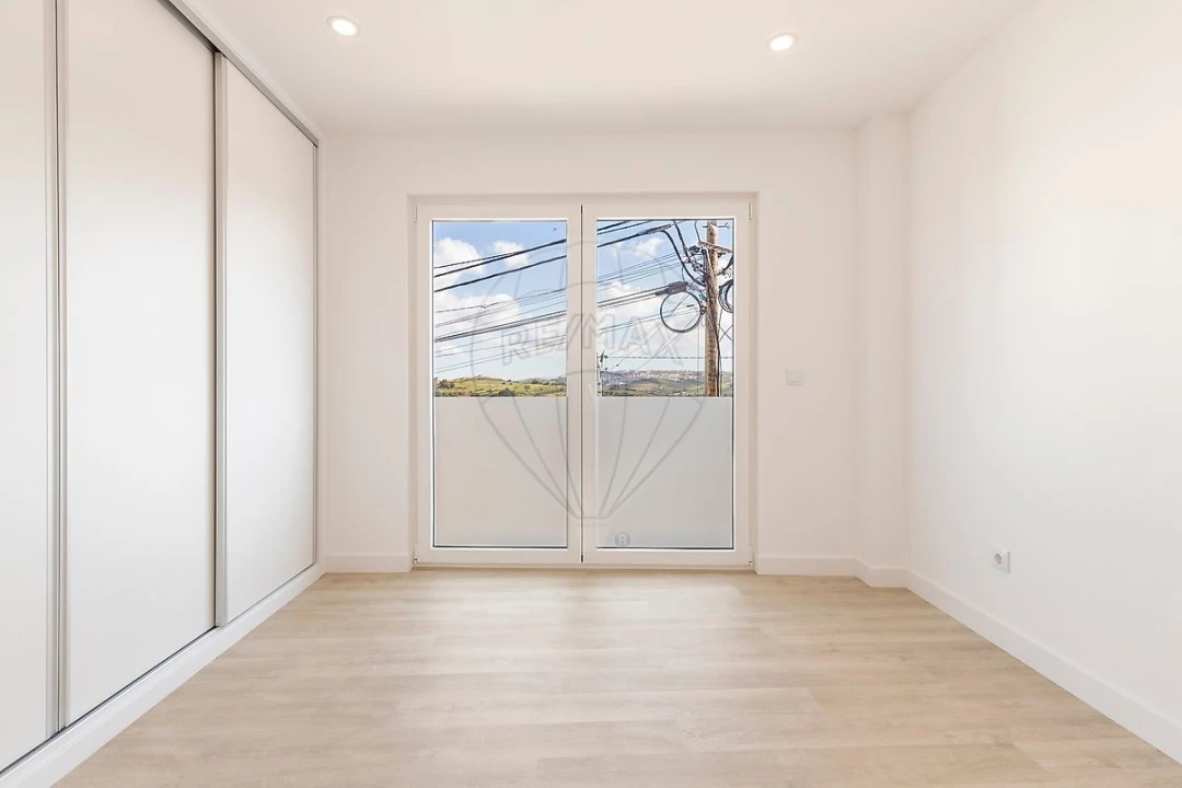 Apartamento T2 para Venda em Santa Maria, São Pedro e Matacães Foto 12