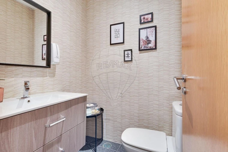 Escritório para Arrendamento em Santo António Foto 12