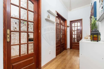 Apartamento T2 para Venda em Laranjeiro e Feijó