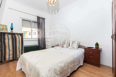 Apartamento T2 para Venda em Laranjeiro e Feijó