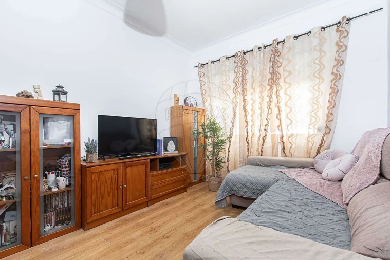Apartamento T2 para Venda em Laranjeiro e Feijó Foto 2