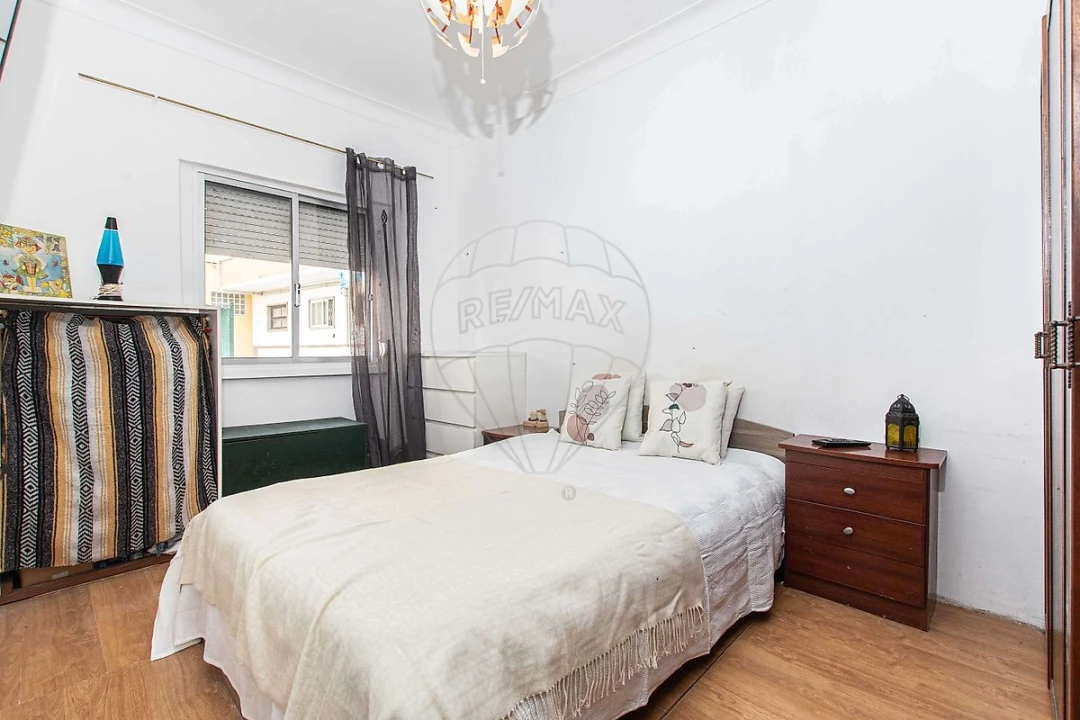 Apartamento T2 para Venda em Laranjeiro e Feijó Foto 4