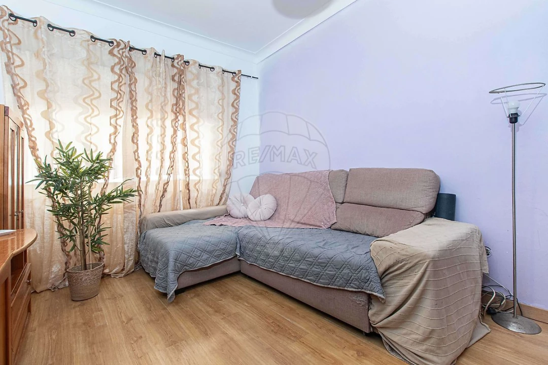 Apartamento T2 para Venda em Laranjeiro e Feijó Foto 1