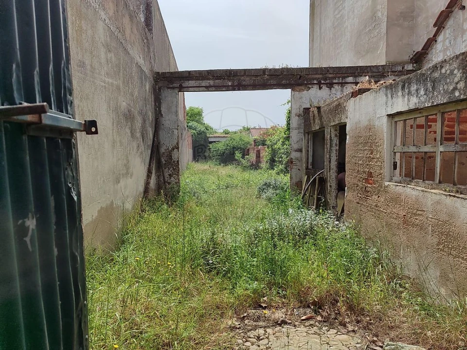 Armazém para Venda em Benfica do Ribatejo Foto 1