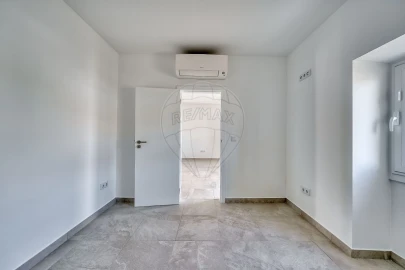 Moradia T2 para Venda em Azambujeira e Malaqueijo