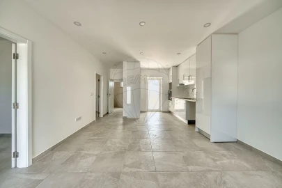 Moradia T2 para Venda em Azambujeira e Malaqueijo