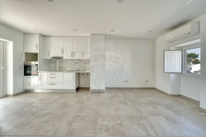 Moradia T2 para Venda em Azambujeira e Malaqueijo