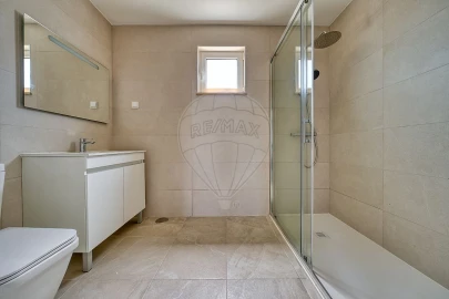 Moradia T2 para Venda em Azambujeira e Malaqueijo