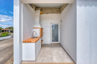 Moradia T2 para Venda em Azambujeira e Malaqueijo